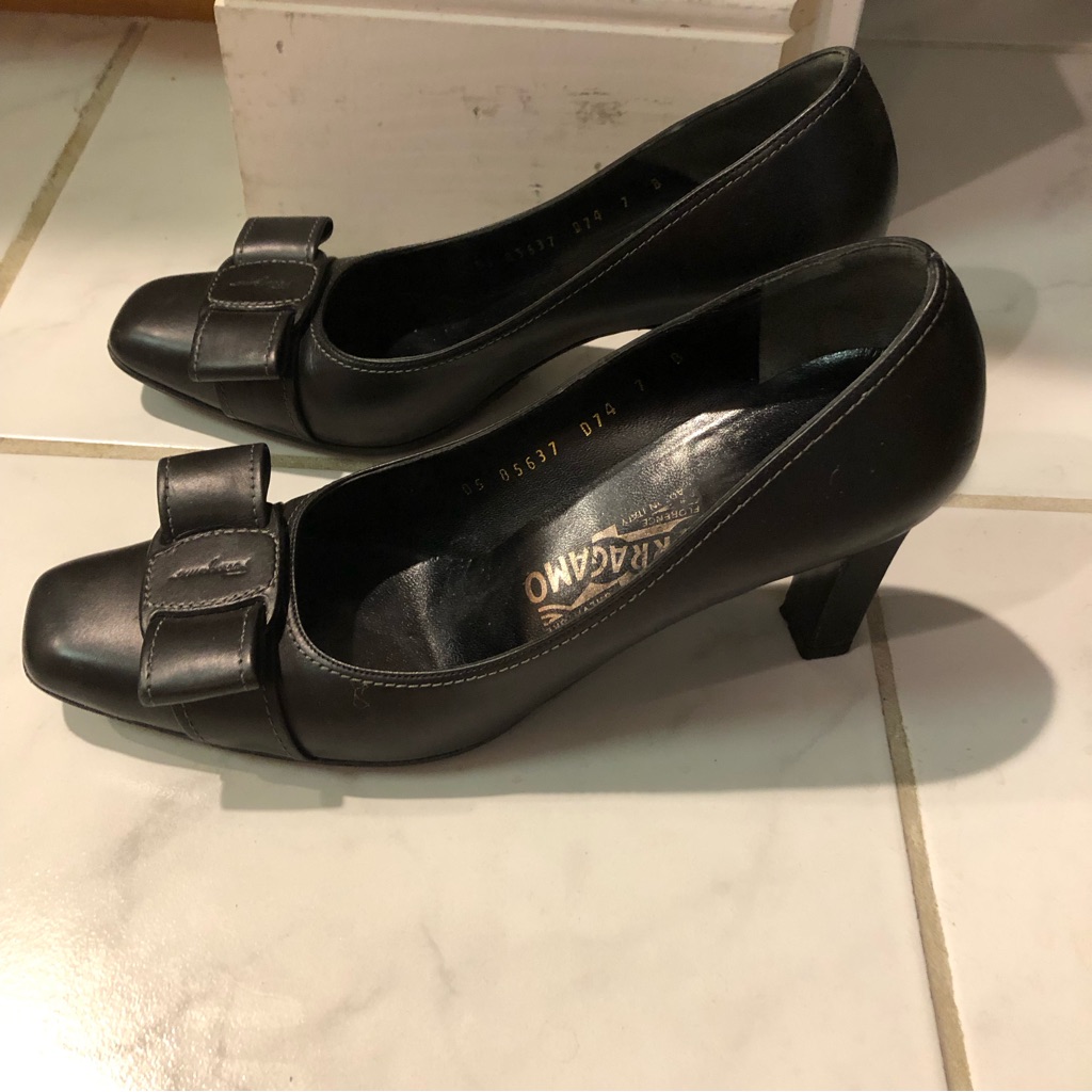 7 Salvatore Ferragamo Leather Black Pumps Vara Bow